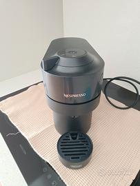Macchina caffè Nespresso Vertuo Pop Nera