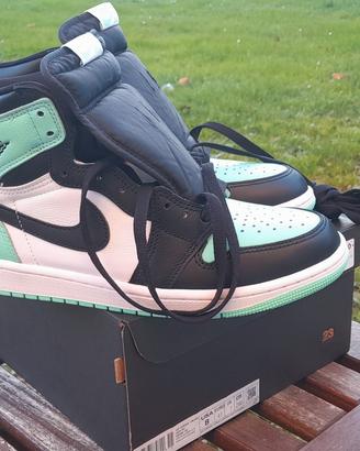 Nike Air Jordan 1 Retro High green