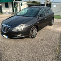 Lancia delta automatica