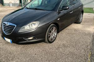 Lancia delta automatica