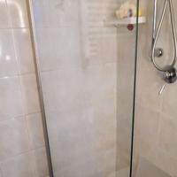 Parete in vetro per doccia