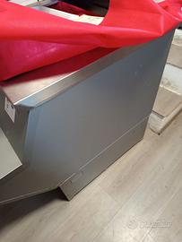 Frigorifero industriale e banco frigo