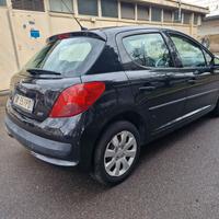 Peugeot 207 1.4 8V 75CV 5p. ONE Line