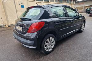 Peugeot 207 1.4 8V 75CV 5p. ONE Line