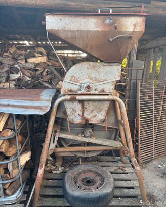 Mulino a martelli per cereali d'epoca Macina mais