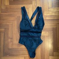 Costume intero nero, incrociato dietro