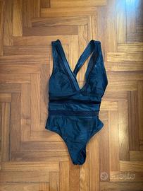 Costume intero nero, incrociato dietro