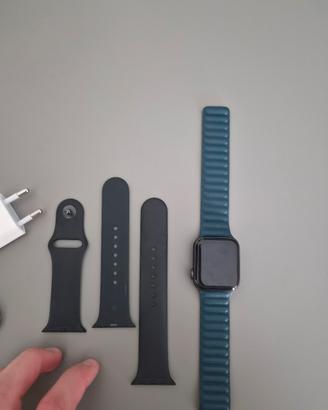 Apple Watch SE (2ª generazione) 40mm batteria 100%