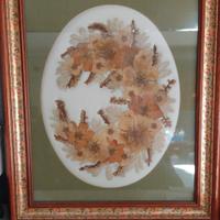 lotto tre quadri fiori secchi e pesce in vetro