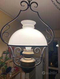 Lampadario antico in ferro battuto