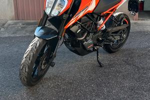 KTM DUKE 125