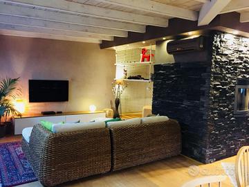 Loft finemente ristrutturato con spazio esterno