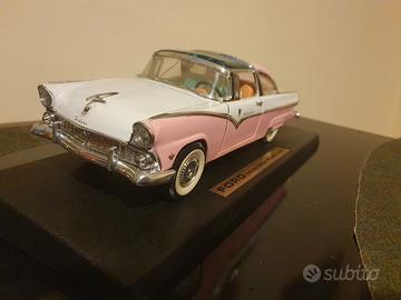 1:18 Ford Fairlane Crown Victoria 