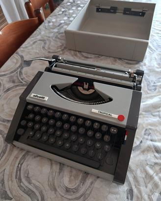 Macchina da scrivere olivetti