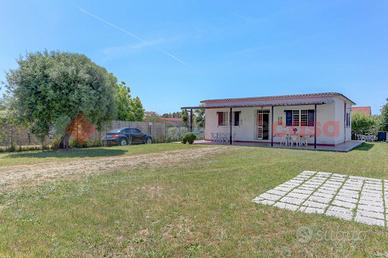 Villa o villino Latina [Cod. rif 3310330VRG]