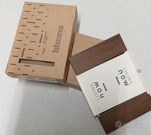 BTicino Livjng now  legno scuro 