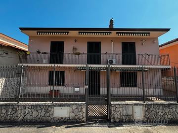 Villa bifamiliare, Piana di Monte Verna (CE)