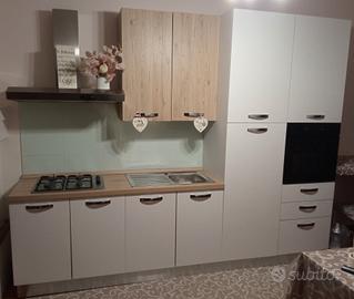 cucina +tavolo+sedie 