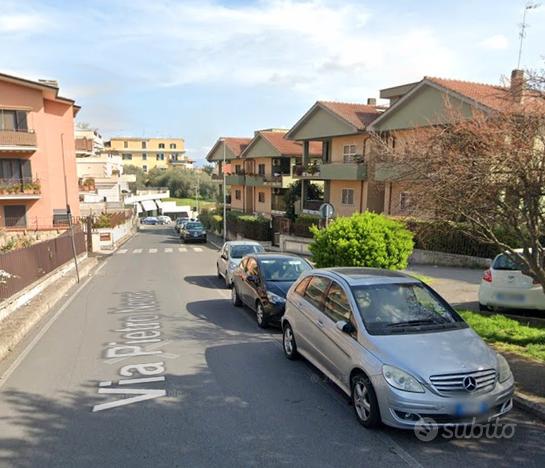 Monterotondo quadrilocale con balcone e posto auto