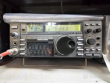 ICOM 735
