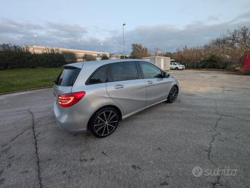  Mercedes  B180 premium 