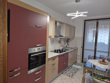 Cucina completa con elettrodomestici funzionanti