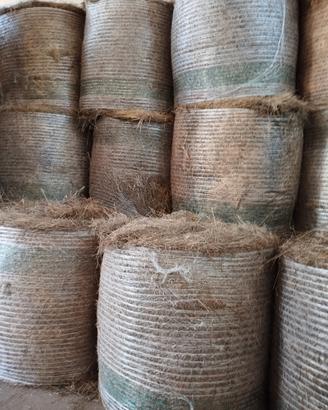 Balle di foraggio per cavalli, bovini