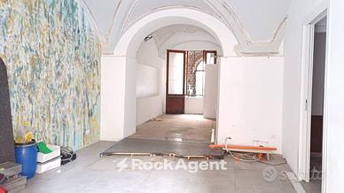 BOTTEGA CENTRO STORICO