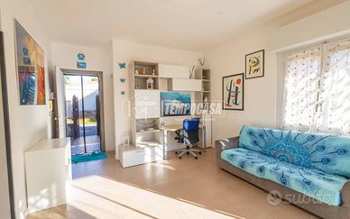 Piano terra con giardino, ingresso indipendente e