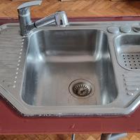 LAVANDINO E PIANO IN VETRO