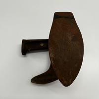 Incudine andica da calzolaio con attrezzi