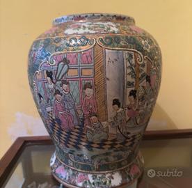 Vaso in porcellana cinese Famille Rose Medallion
