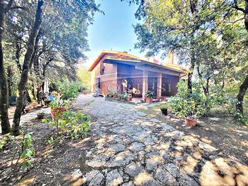 Villa Singola con Depandance e Terreno PSV/108