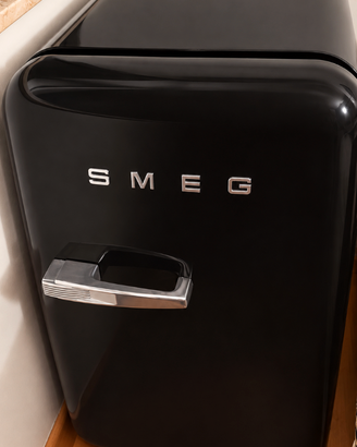 Mini frigo Smeg anni '50 nero – FAB5, come nuovo
