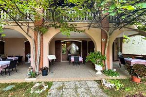 NEGOZIO A CALVAGESE DELLA RIVIERA