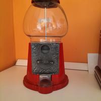 Distributore caramelle/gumball in stile vintage