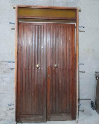 Portone in legno massello