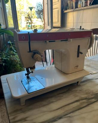 Macchina da cucire singer 367
