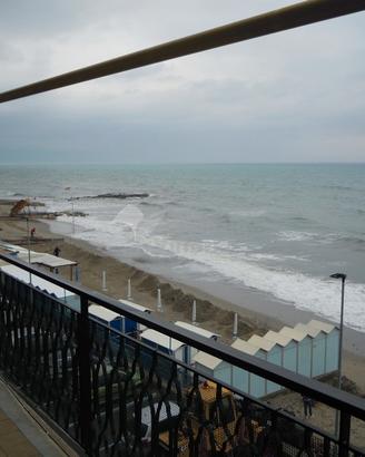 Bilocale fronte mare agosto e settembre