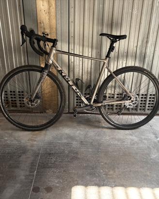 Bicicletta gravel Kelly's soot 50 misura L tg 56