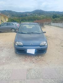 FIAT 600
