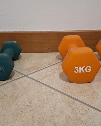 attrezzatura palestra per allenamento casalingo