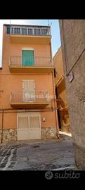 Casa indipendente su più piani