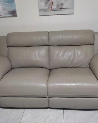 DIVANO IN PELLE E POLTRONA CON RELAX ELETTR. IN PE