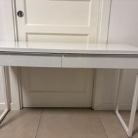 Scrivania 120 x 40 bianca lucida con cassetti