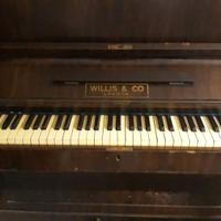 Pianoforte verticale usato