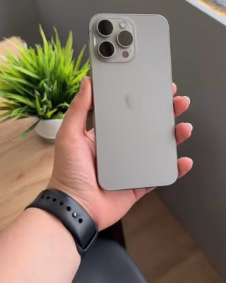 iPhone 15 pro Titanio Titanium