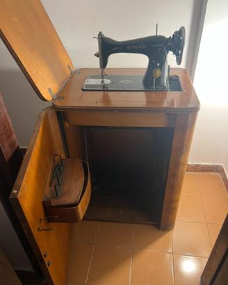 Macchina da cucire singer anni 50 con mobiletto