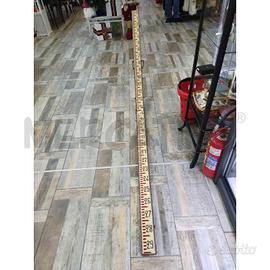MISURATORE DA GEOMETRA IN LEGNO VINTAGE GRIGIO