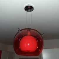 Lampadario a soffitto rosso e acciaio